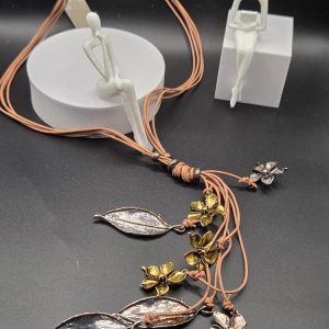 Collar 1603132850193